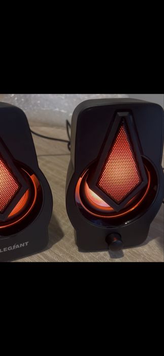 głośników komputerowych 2.0 ELEGIANT SR600 10W LED