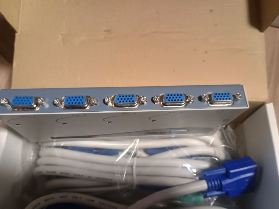 4-portowy switch