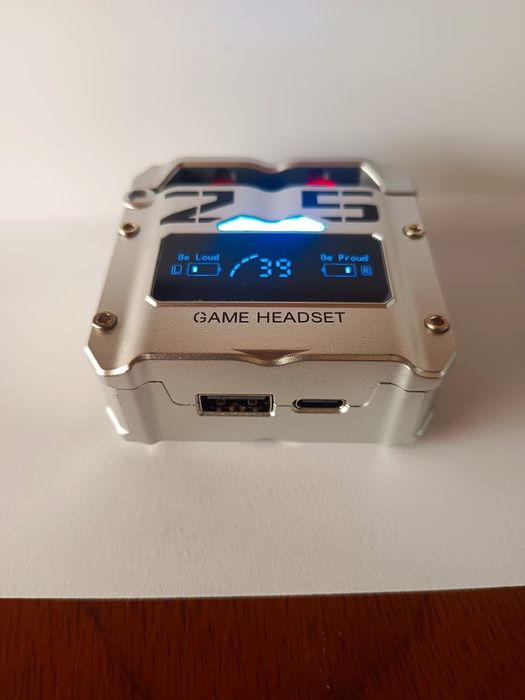 Стильные Bluetooth наушники