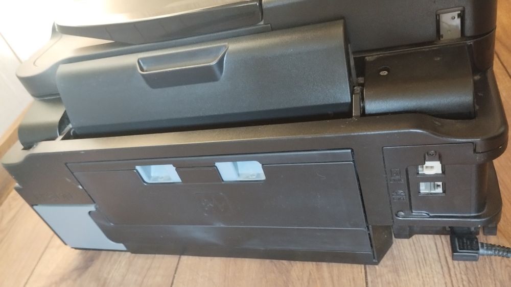 Urządzenie wielofunkcyjne drukarka atramentowa Epson.