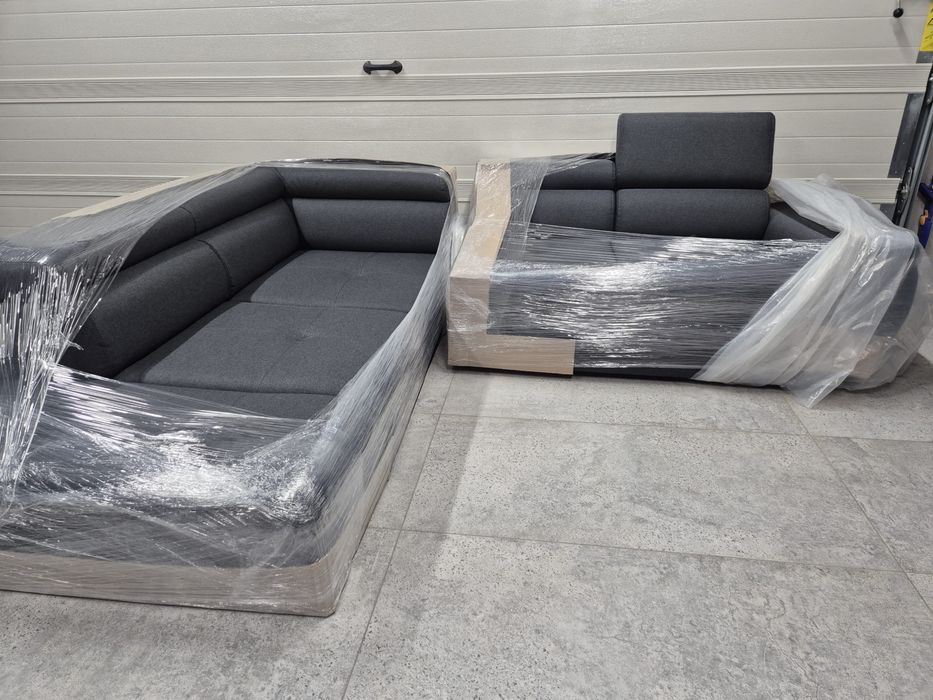 Narożnik z funkcją spania , skrzynią i regulowanymi zagłowkami