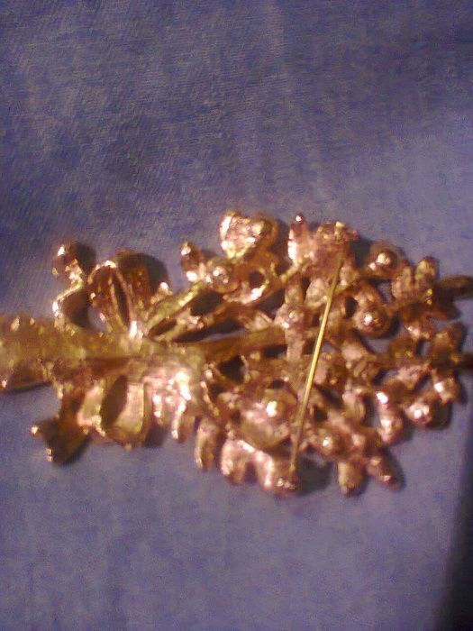 broszka -bvkiet perel