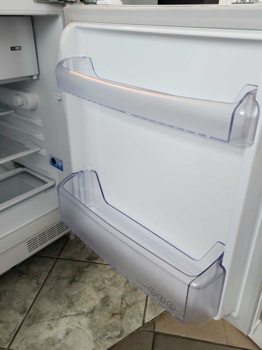 Lodówka do zabudowy Beko 110 l mała BU1153HCN