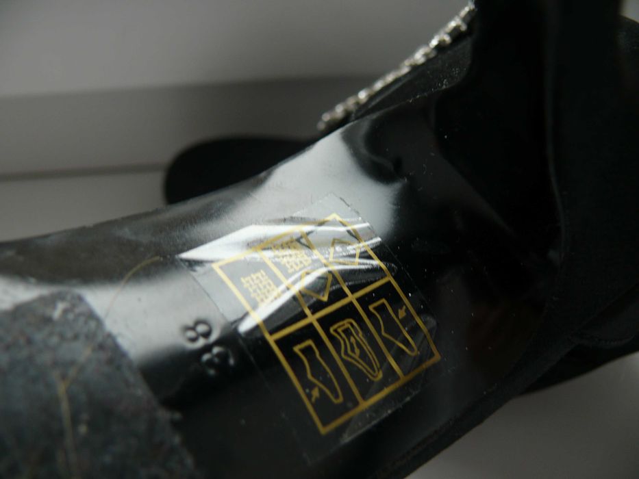 Szpilki damskie wizytowe roz.38 firmy "Wallis"