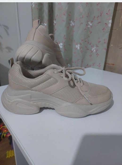 Нові кросівки Waikiki, 36 розмір.