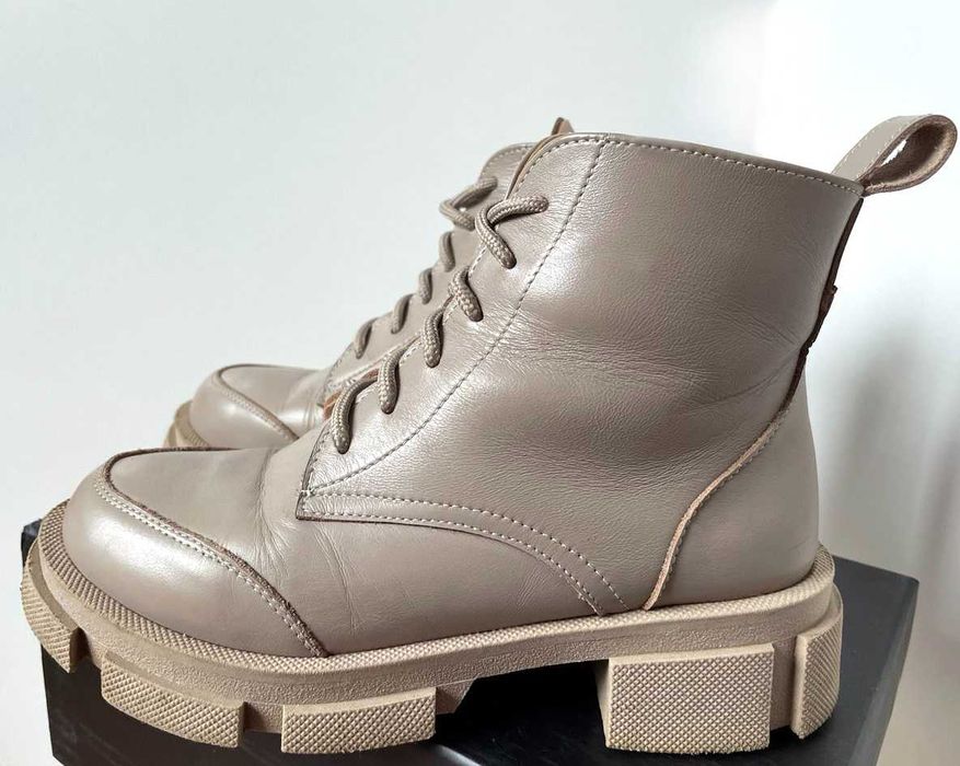 Черевики шкіряні на хутрі на платформі бежеві р. 37