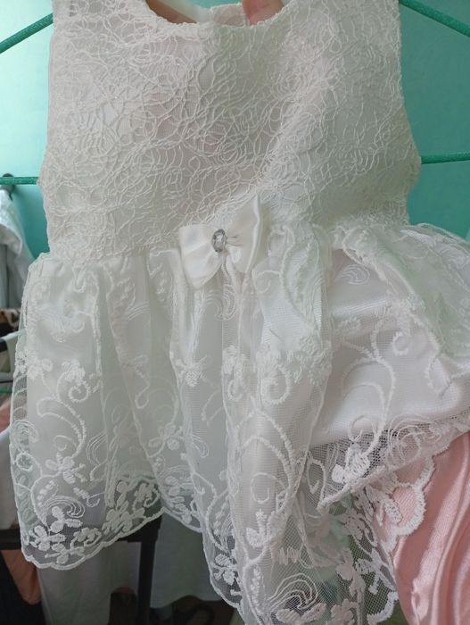 Віддам сукню для дівчинки 0до 6міс. Нова