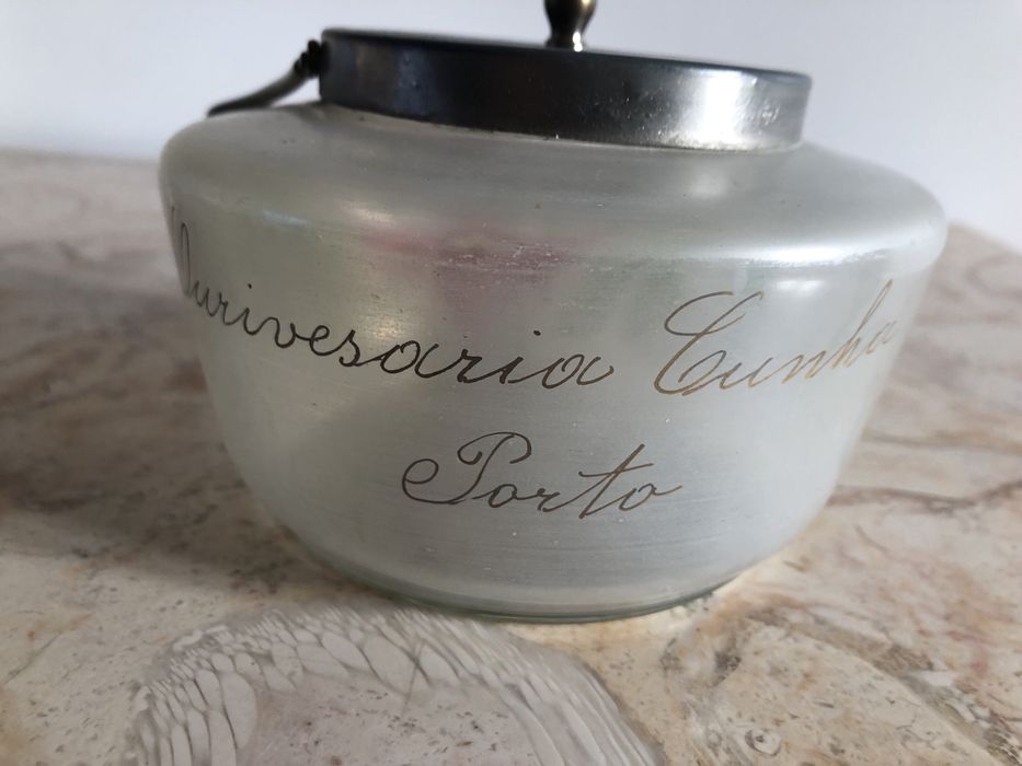 Bomboneira em vidro antiga