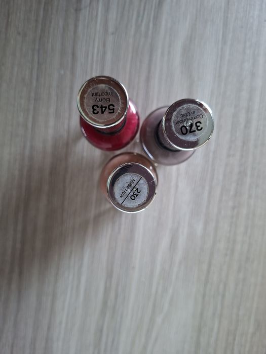 Lakiery do paznokci Sally Hansen Complete Salon  230, 370, 543