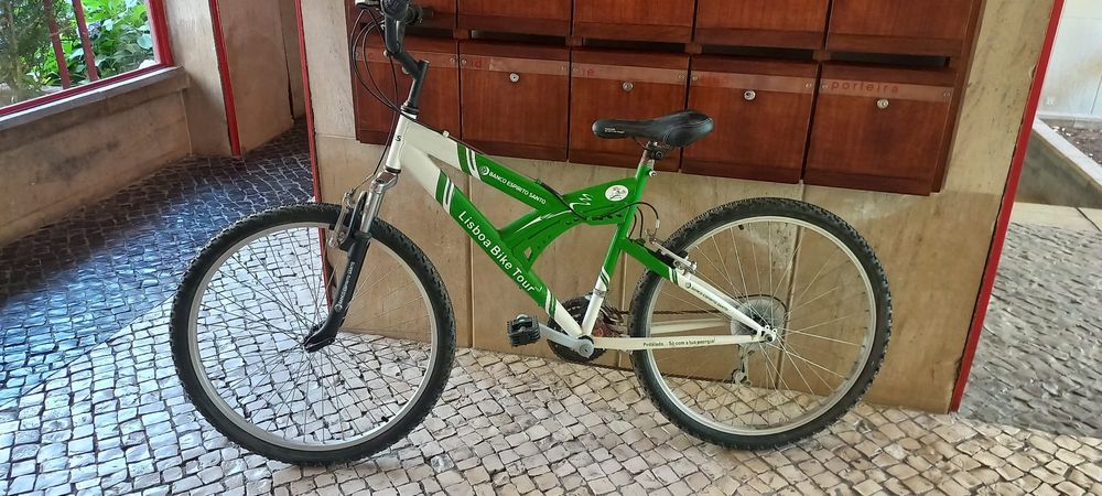 Suporte para bicicleta de fixar no tecto!