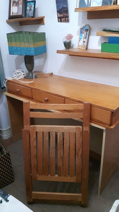 Secretaria de madeira