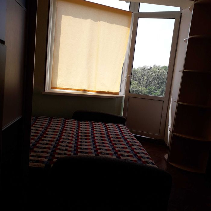 Здається кімната в комунальній квартирі на Куренівці