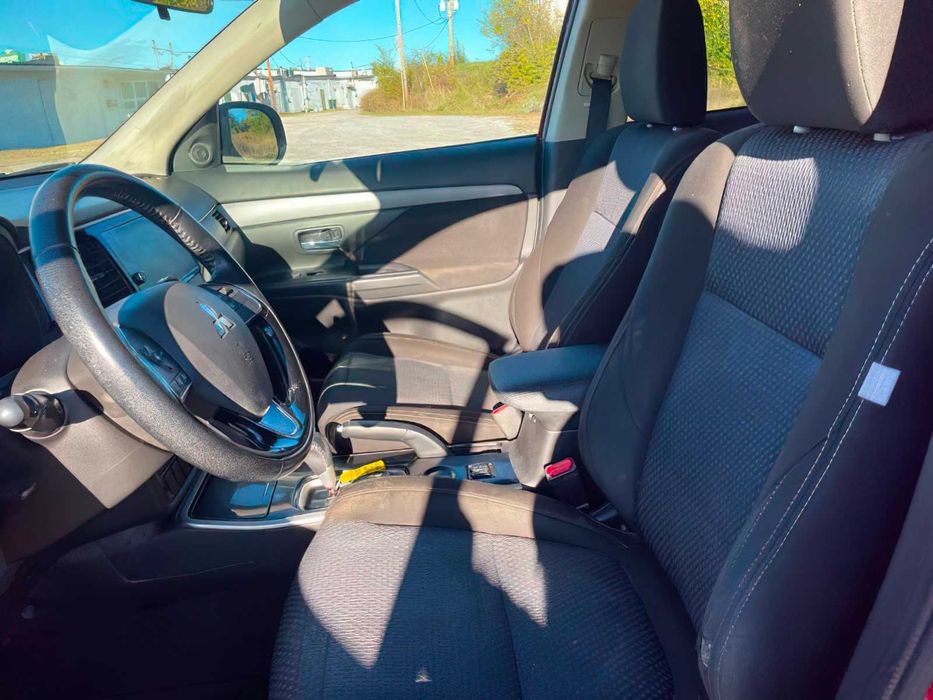 Mitsubishi Outlander      2018