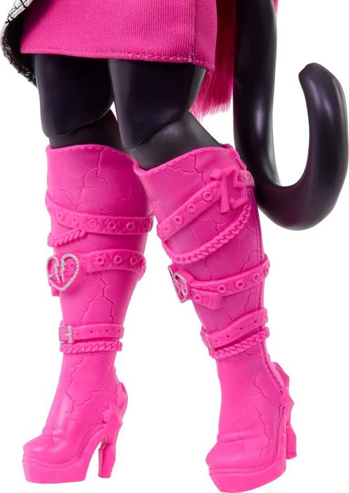 Монстер Хай Кетті Нуар Monster High Catty Noir Doll with Pet Cat HXH76
