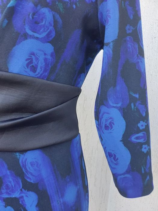 Sukienka ołówkowa w roz M/L.