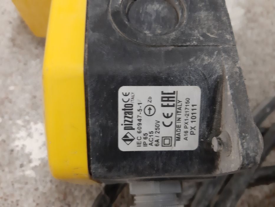 Przełącznik nożny Pizzato stopa pedał