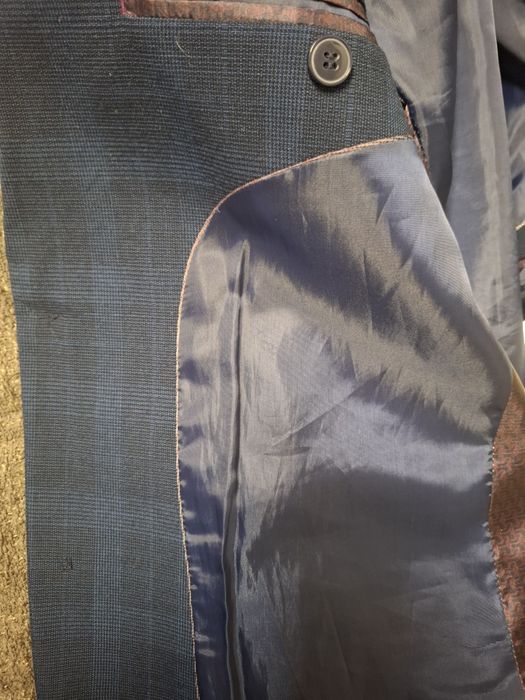 Młodzieżowy garnitur granatowy w kratkę