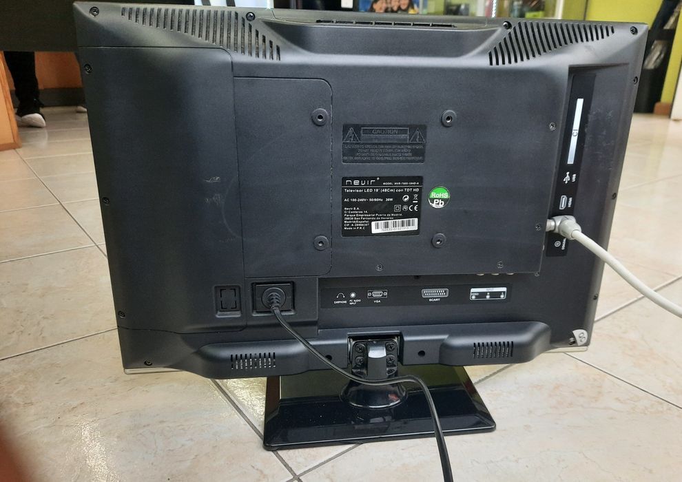 Tv lcd  19" com comando