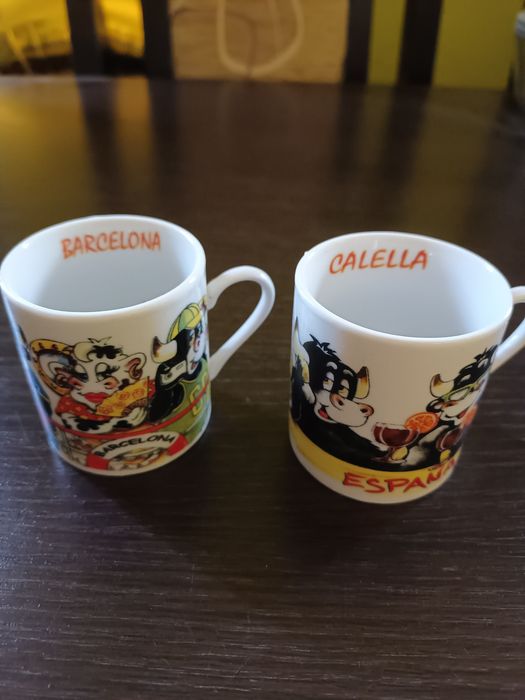 Kubeczki dla malucha 2 szt ( całość 4 zł)