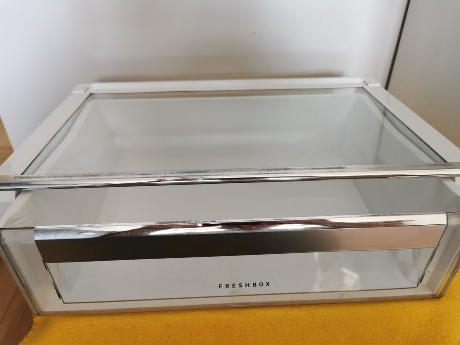 Szuflada podwieszana z pokrywą chłodziarki AEG