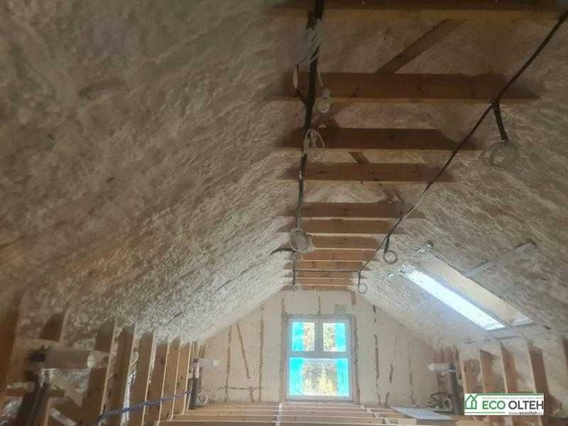 tanie docieplenie stropów, poddaszy pianą PUR