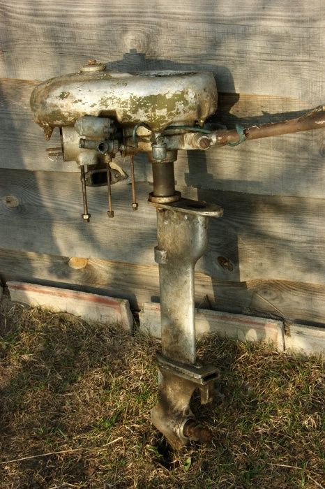 Продам лодочный мотор "Рига-125" некомплектный.