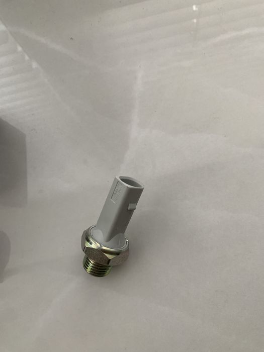 Датчик давления масла VAG