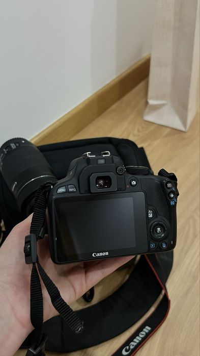 Canon EOS 2000D + 2 Objetivas (18-55mm IS STM + 55-250mm IS STM) – Excelente Estado