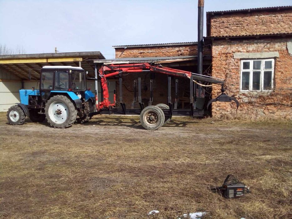 Причіп лісовоз причеп