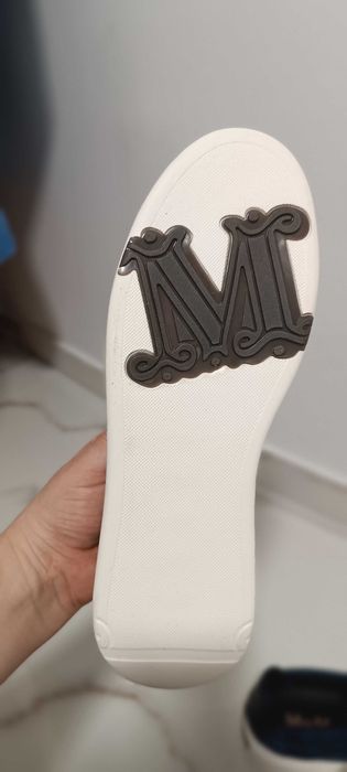 Продам кроссовки Max Mara