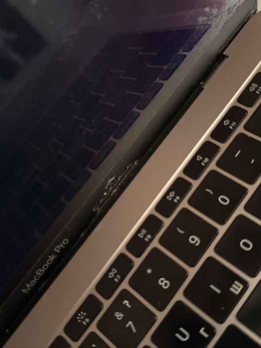 MacBook Pro 13” 2017 (i5 / 8GB / 256GB)