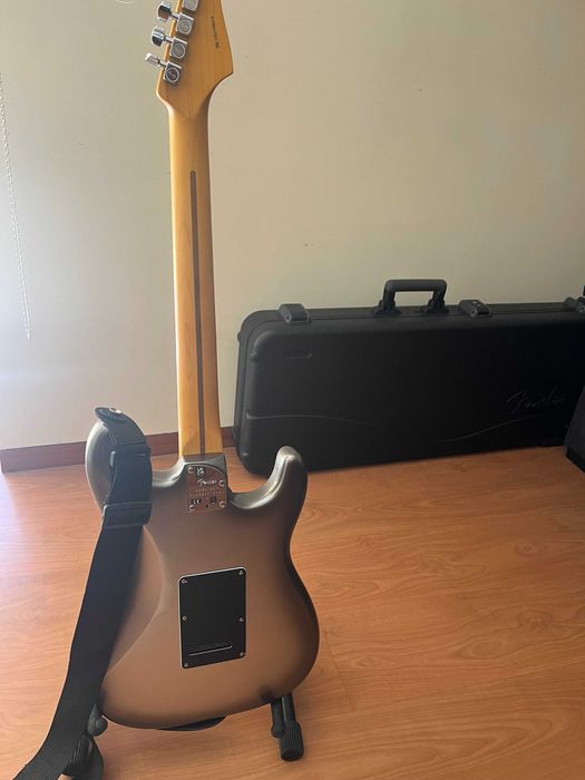 Fender American Professional Esquerdina 2024