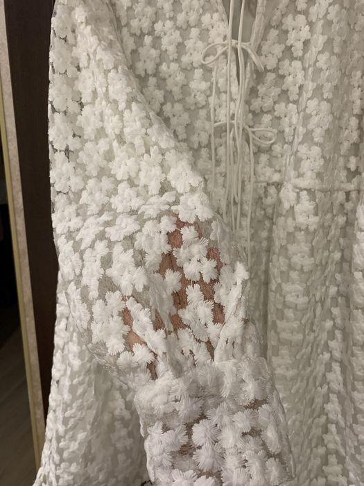 Неймовірна сукня у вишиті квіти Zara ХЛ дуже важка та якісна