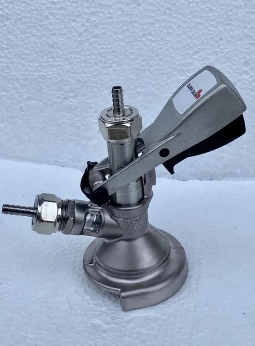 Обладнання для пивного магазину.