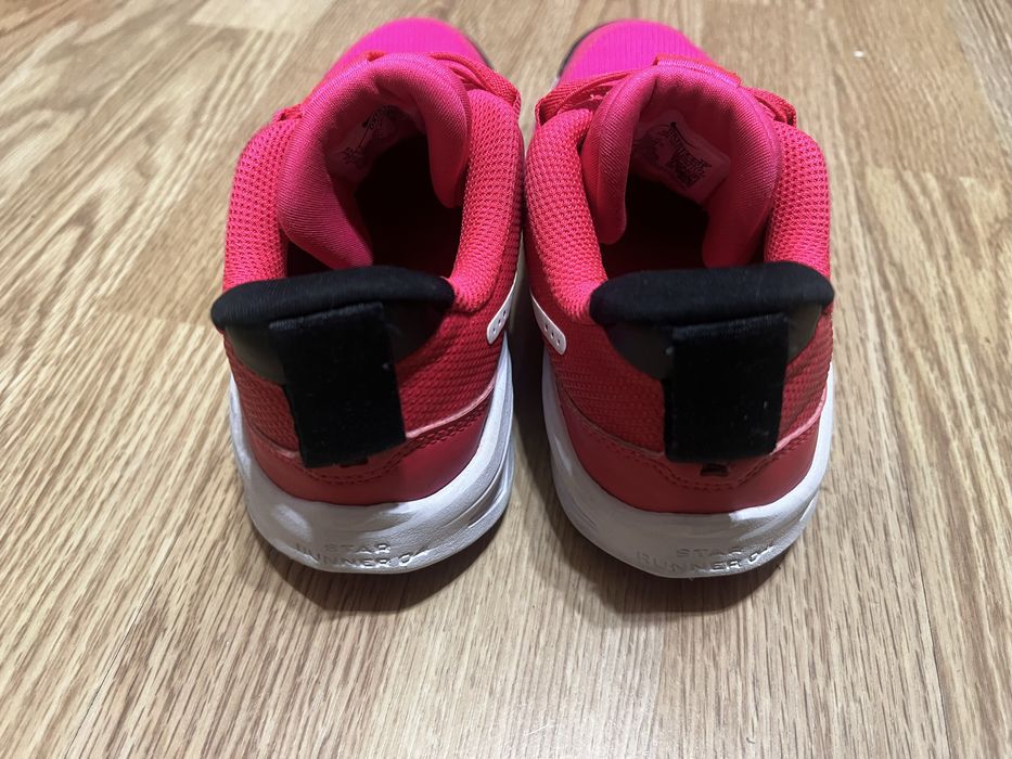 Детские кроссовки nike star runner  35 размер 22 см  стелька