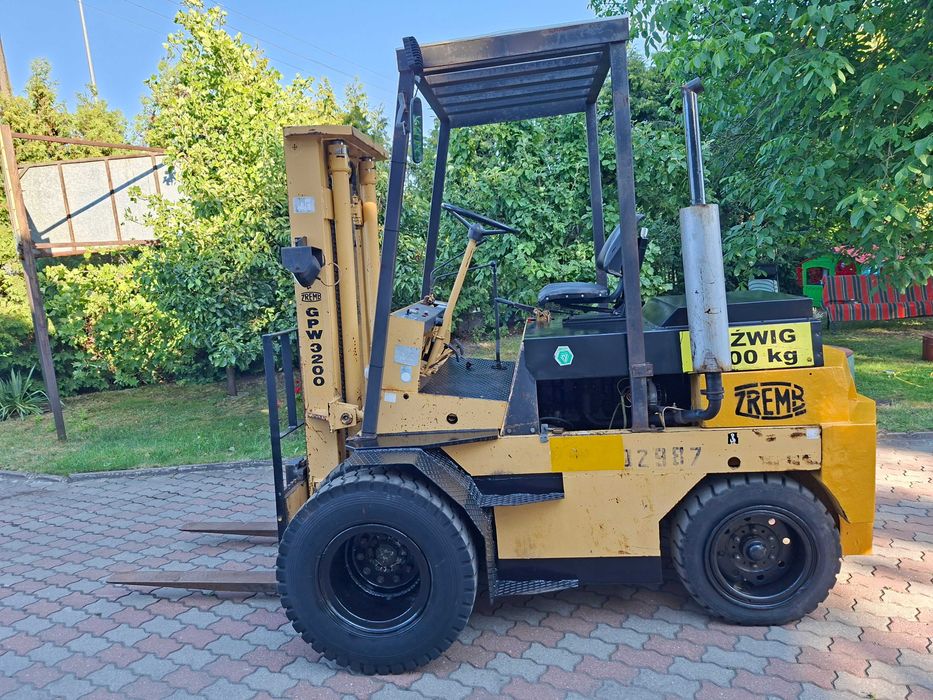 GPW 3200 diesel 3.2t terenowy podwojne kola blizniaki silnik PERKINS 4 cylindrow wozek widlowy gliwice nissan toyota