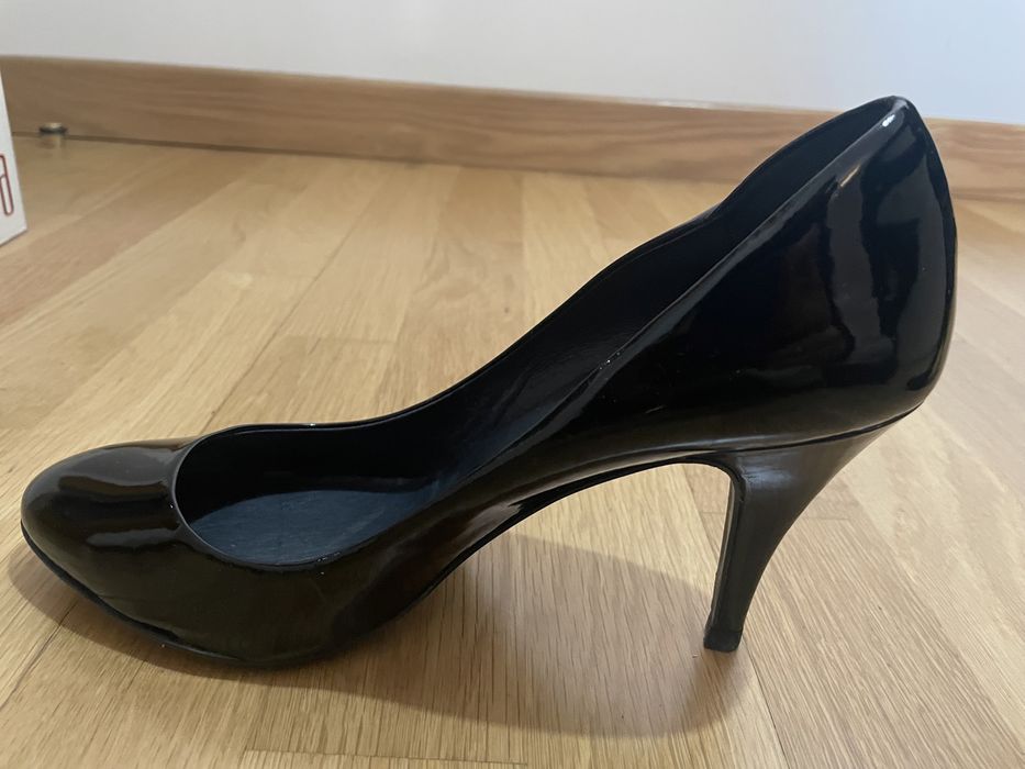 Sapatos tacão pretos