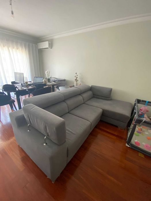 Sofa chaise longue cinzento