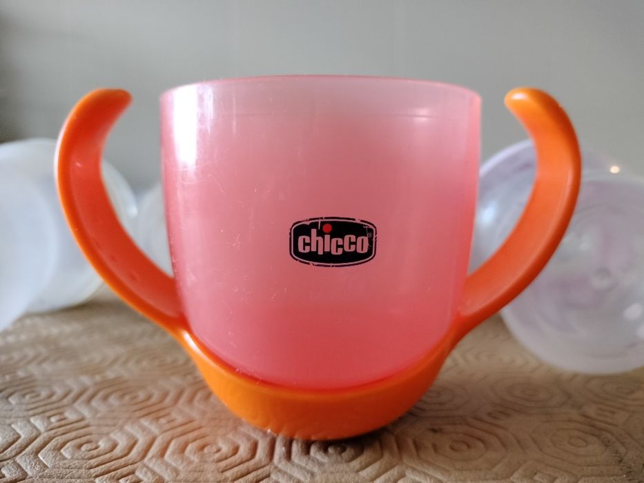 4 biberões da Chico(todos5€)oferta de copo
