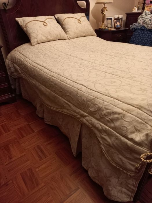 Bedspread Set with Two Pillows64586206820099123