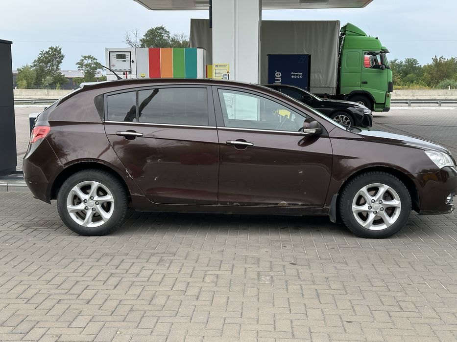 Geely Emgrand EC7 RV