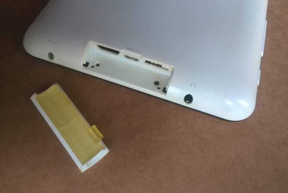 Планшет Pixus Play Two + блок живлення