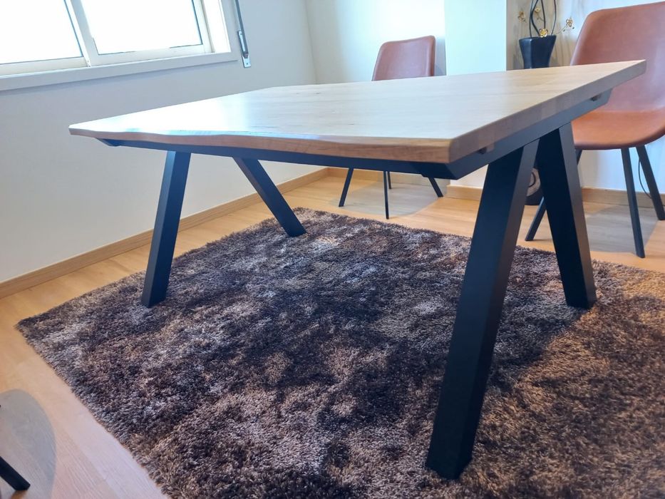 Mesa de jantar com extensão