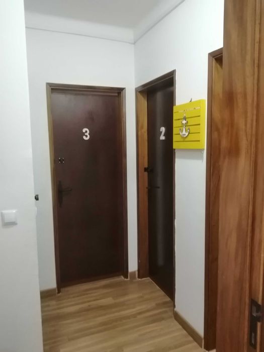 Quarto equipado e amplo