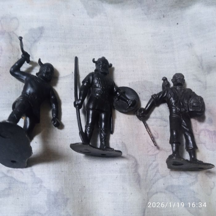 Продам солдатиков неардарлитацы и не только.