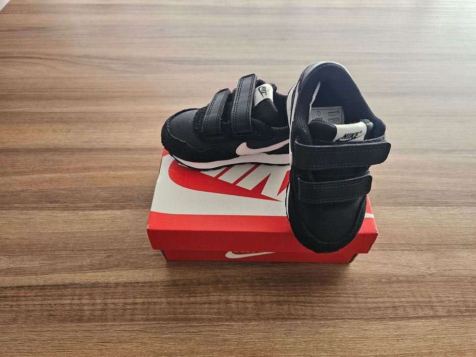 Sapatilha Nova - Nike MD Valiant