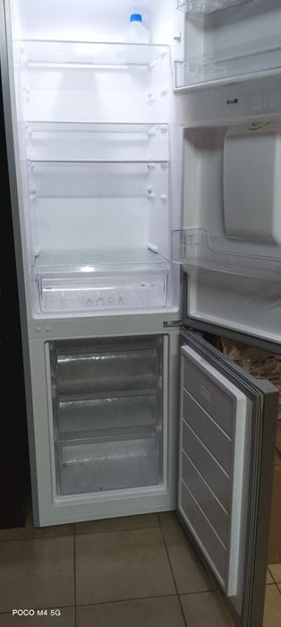 Frigorífico krunft 264lt com 2 com  anos de uso ainda na garan