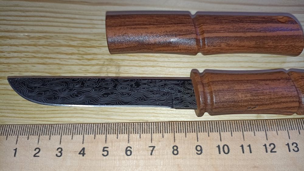 Два кухонних ножа