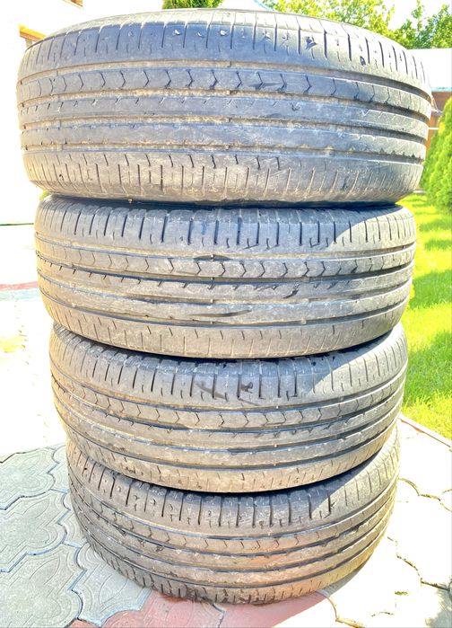 235 65 R17 шини (резина)