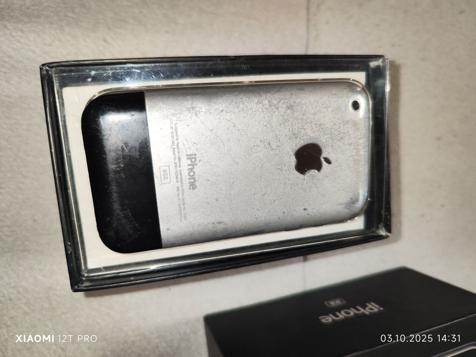 Продам Apple Iphone 2g 8 gb